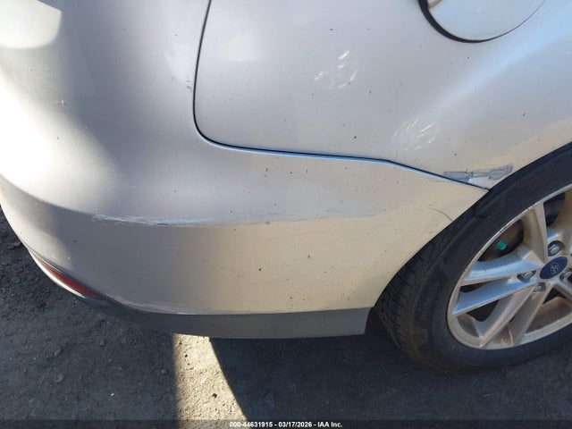 Ford FOCUS SE 2016 1FADP3F24GL284061 Image 6