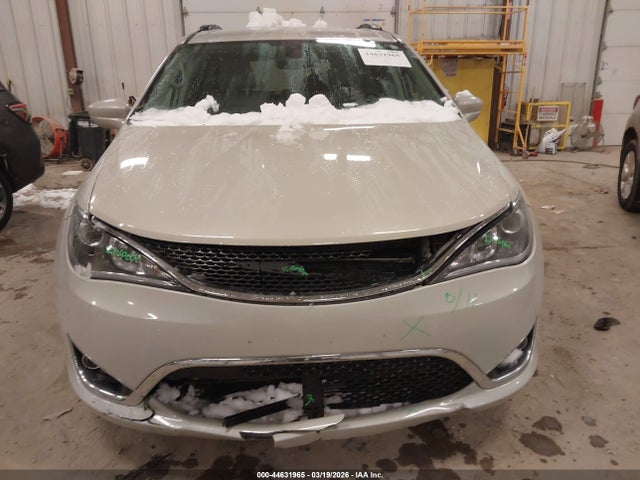 Продаж на аукціоні авто 2017 Chrysler Pacifica Touring-l, vin: 2C4RC1BG9HR633855, номер лоту: 44631965