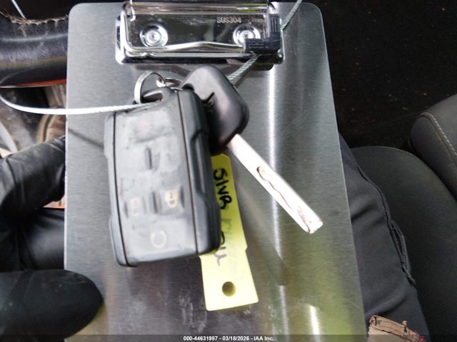 1GCVKREC6HZ244816 Chevrolet Silverado 1500 1lt