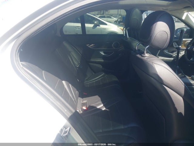 2015 Mercedes-benz C 300 მანქანა იყიდება აუქციონზე, vin: 55SWF4JB3FU082959, აუქციონის ნომერი: 44632003