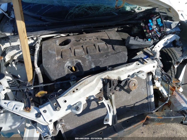 2T1BURHE1GC689032 Toyota COROLLA LE