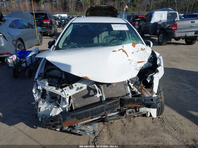 2T1BURHE1GC689032 Toyota COROLLA LE