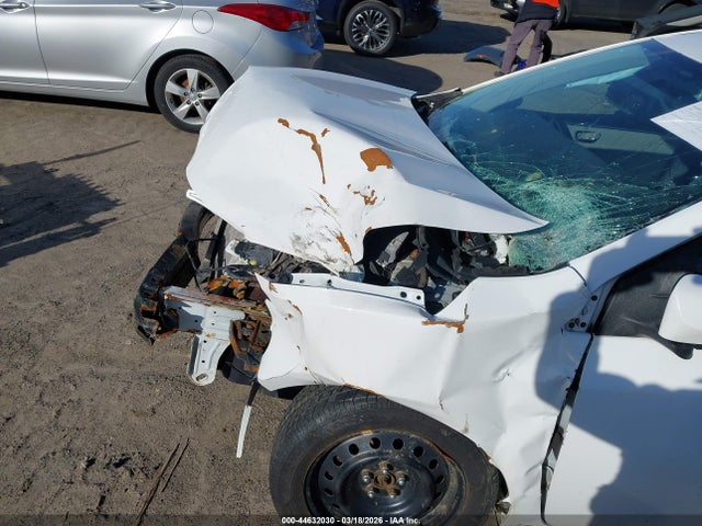 2T1BURHE1GC689032 Toyota COROLLA LE