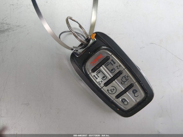 44632037 :رقم المزاد ، 2C4RC1DG4MR506387 vin ، 2021 Chrysler Voyager Lxi مزاد بيع