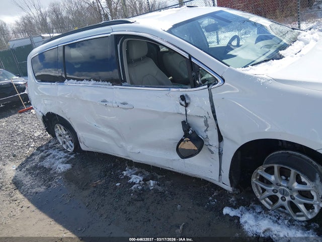 44632037 :رقم المزاد ، 2C4RC1DG4MR506387 vin ، 2021 Chrysler Voyager Lxi مزاد بيع