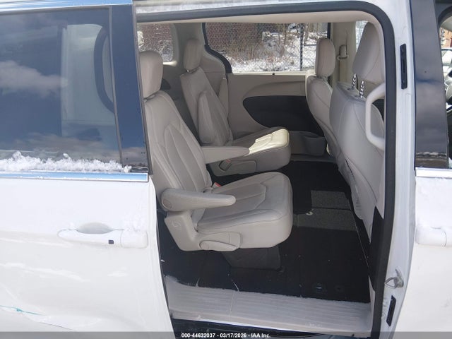 44632037 :رقم المزاد ، 2C4RC1DG4MR506387 vin ، 2021 Chrysler Voyager Lxi مزاد بيع