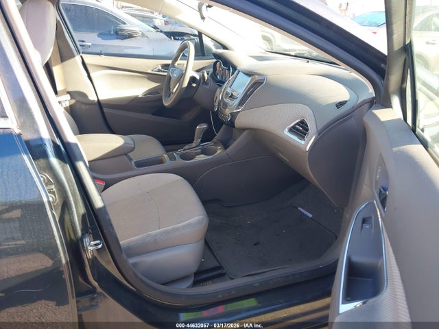 1G1BE5SM5H7194852 Chevrolet Cruze Lt Auto