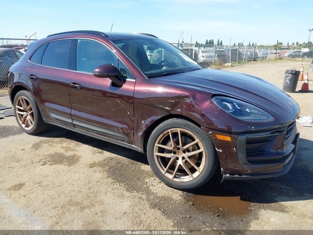 44632105 :رقم المزاد ، WP1AA2A51PLB14975 vin ، 2023 Porsche Macan T مزاد بيع