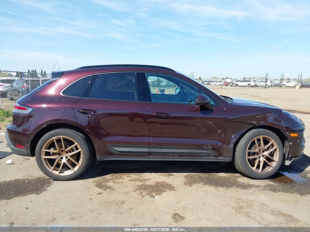 44632105 :رقم المزاد ، WP1AA2A51PLB14975 vin ، 2023 Porsche Macan T مزاد بيع