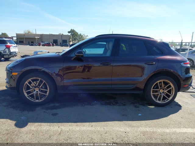 44632105 :رقم المزاد ، WP1AA2A51PLB14975 vin ، 2023 Porsche Macan T مزاد بيع