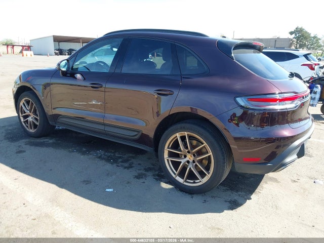 44632105 :رقم المزاد ، WP1AA2A51PLB14975 vin ، 2023 Porsche Macan T مزاد بيع