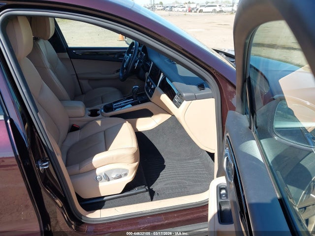 44632105 :رقم المزاد ، WP1AA2A51PLB14975 vin ، 2023 Porsche Macan T مزاد بيع