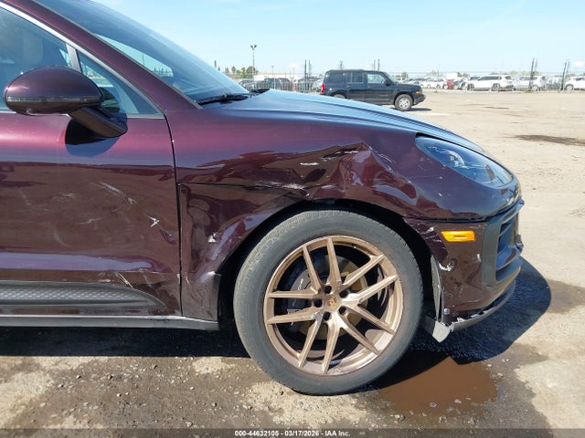 44632105 :رقم المزاد ، WP1AA2A51PLB14975 vin ، 2023 Porsche Macan T مزاد بيع