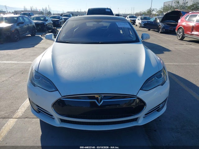 44632148 :رقم المزاد ، 5YJSA1H11EFP56129 vin ، 2014 Tesla Model S P85 مزاد بيع