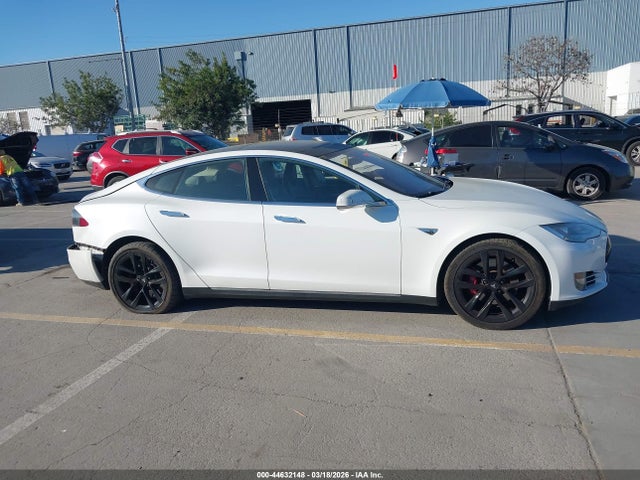 44632148 :رقم المزاد ، 5YJSA1H11EFP56129 vin ، 2014 Tesla Model S P85 مزاد بيع