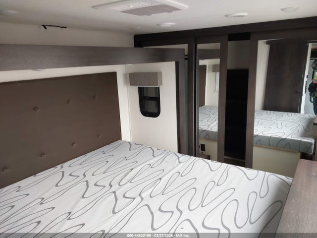 Продаж на аукціоні авто 2026 Forest River Sabre 36dbb, vin: 5ZT3SR1B8T6117174, номер лоту: 44632160