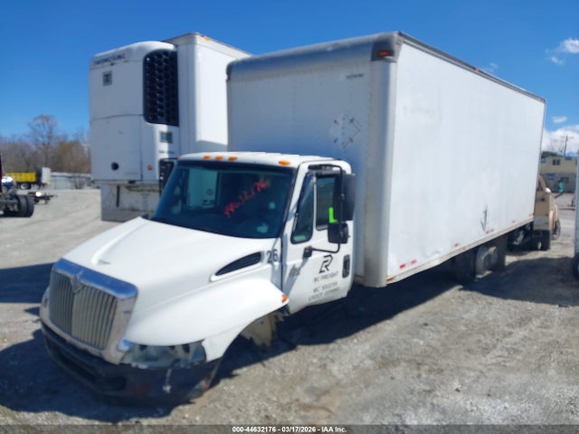 44632176 :رقم المزاد ، 1HTMMAAM34H662677 vin ، 2004 International 4000 4300 مزاد بيع