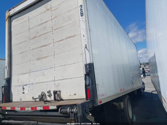 44632176 :رقم المزاد ، 1HTMMAAM34H662677 vin ، 2004 International 4000 4300 مزاد بيع