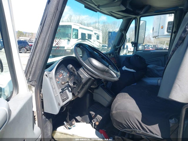 44632176 :رقم المزاد ، 1HTMMAAM34H662677 vin ، 2004 International 4000 4300 مزاد بيع