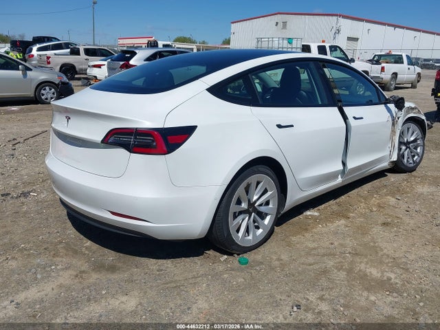 2022 Tesla Model 3 Rear-wheel Drive მანქანა იყიდება აუქციონზე, vin: 5YJ3E1EA0NF369939, აუქციონის ნომერი: 44632212