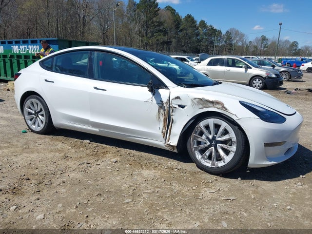 2022 Tesla Model 3 Rear-wheel Drive მანქანა იყიდება აუქციონზე, vin: 5YJ3E1EA0NF369939, აუქციონის ნომერი: 44632212