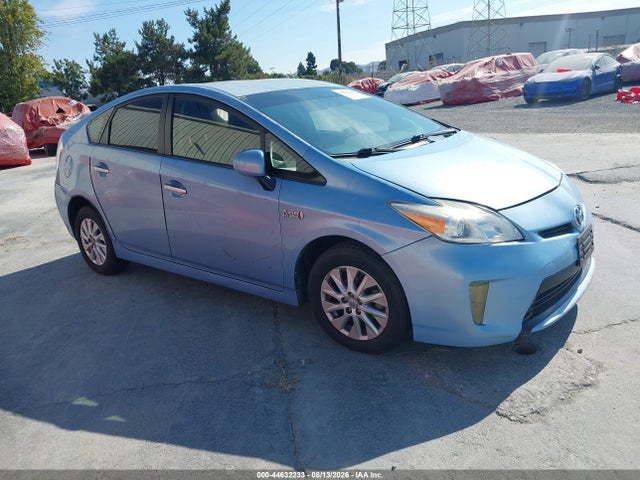 Toyota Prius Plug-in Advanced 2015 JTDKN3DP0F3069703 головне зображення