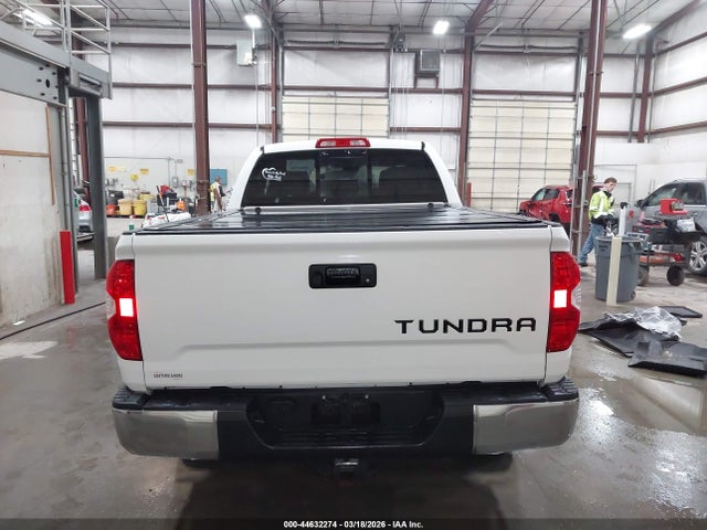 5TFUW5F13JX714548 Toyota Tundra Sr5 5.7l V8