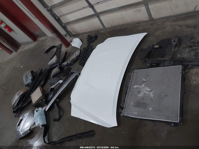 5TFUW5F13JX714548 Toyota Tundra Sr5 5.7l V8