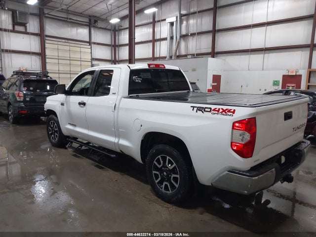 5TFUW5F13JX714548 Toyota Tundra Sr5 5.7l V8