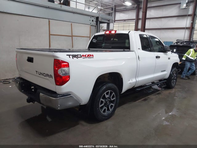 5TFUW5F13JX714548 Toyota Tundra Sr5 5.7l V8