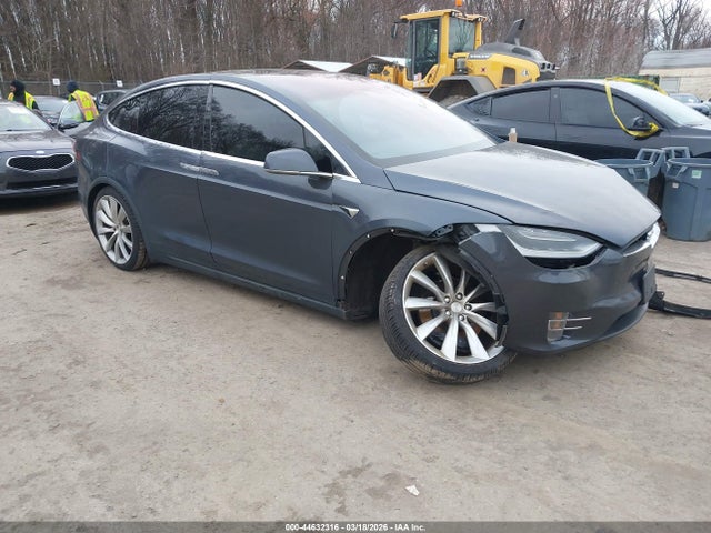 2018 TESLA MODEL X 5YJXCBE24JF140809