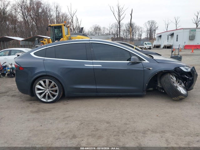 44632316 :رقم المزاد ، 5YJXCBE24JF140809 vin ، 2018 Tesla Model X 100d/75d/p100d مزاد بيع