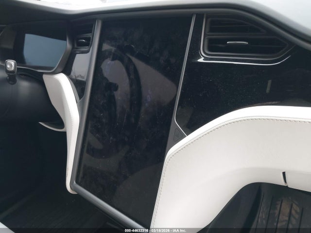 44632316 :رقم المزاد ، 5YJXCBE24JF140809 vin ، 2018 Tesla Model X 100d/75d/p100d مزاد بيع