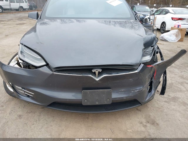 44632316 :رقم المزاد ، 5YJXCBE24JF140809 vin ، 2018 Tesla Model X 100d/75d/p100d مزاد بيع