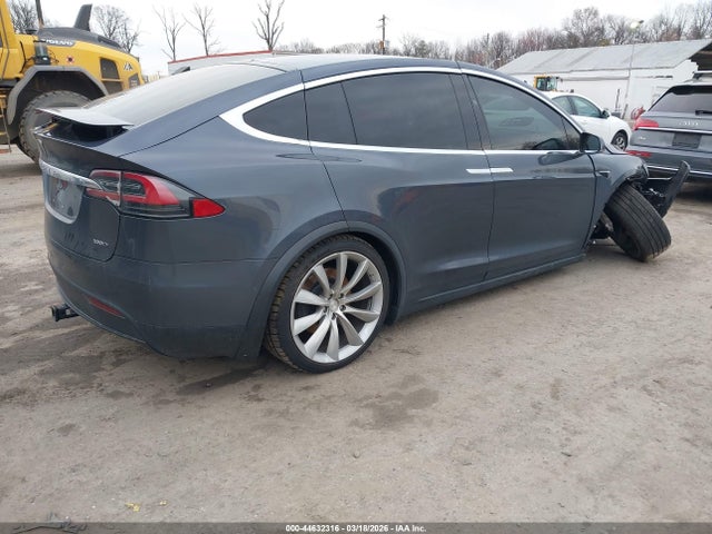 2018 TESLA MODEL X 5YJXCBE24JF140809 Photo 3