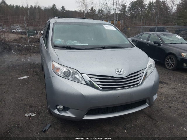 5TDDZ3DC3HS156250 Toyota Sienna Xle 7 Passenger
