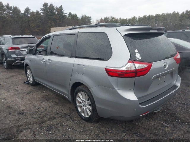5TDDZ3DC3HS156250 Toyota Sienna Xle 7 Passenger