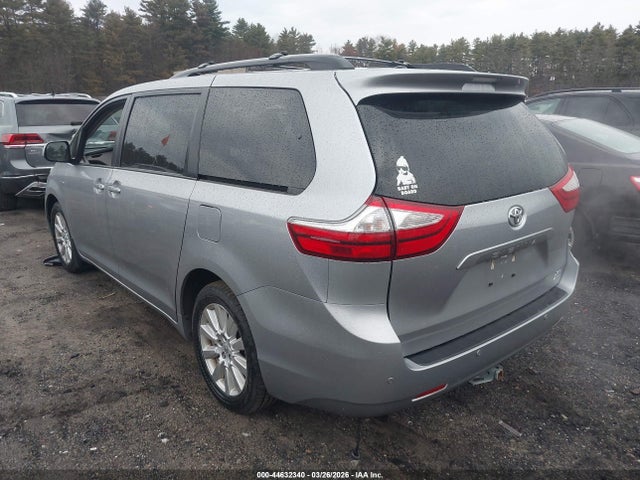 5TDDZ3DC3HS156250 Toyota Sienna Xle 7 Passenger