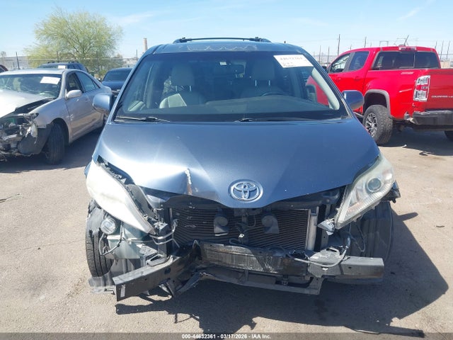 5TDYK3DC3GS714537 Toyota Sienna Xle 8 Passenger