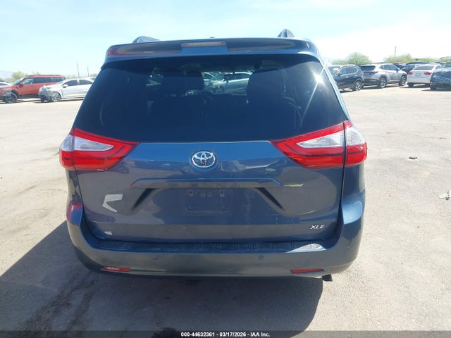 5TDYK3DC3GS714537 Toyota Sienna Xle 8 Passenger
