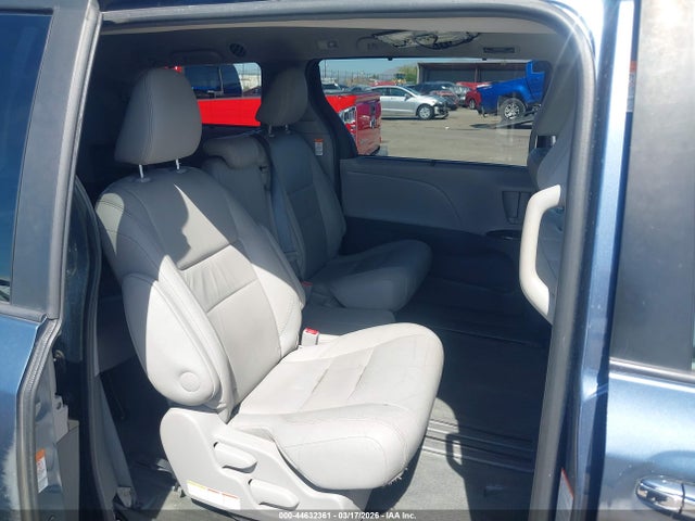5TDYK3DC3GS714537 Toyota Sienna Xle 8 Passenger