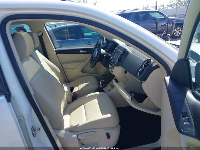 WVGAV3AX5EW510993 Volkswagen Tiguan Sel
