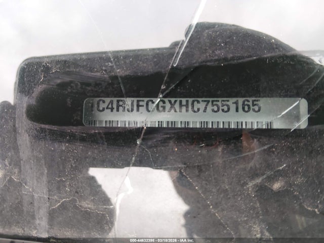 1C4RJFCGXHC755165 Jeep Grand Cherokee Overland 4x4