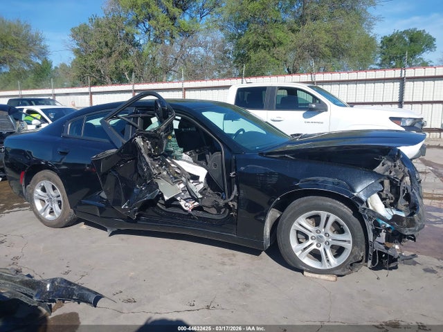 44632425 :رقم المزاد ، 2C3CDXBG6FH725230 vin ، 2015 Dodge Charger Se مزاد بيع