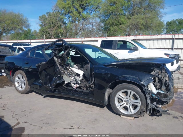 44632425 :رقم المزاد ، 2C3CDXBG6FH725230 vin ، 2015 Dodge Charger Se مزاد بيع