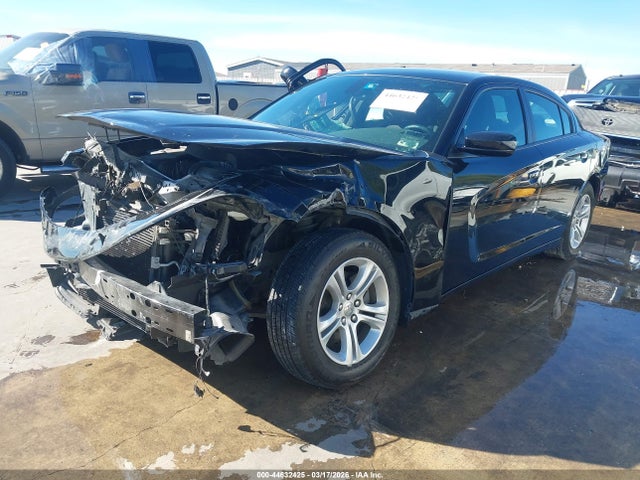 44632425 :رقم المزاد ، 2C3CDXBG6FH725230 vin ، 2015 Dodge Charger Se مزاد بيع
