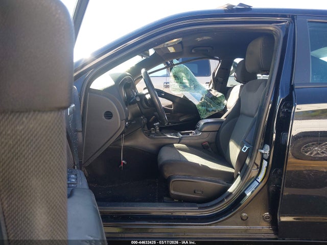 44632425 :رقم المزاد ، 2C3CDXBG6FH725230 vin ، 2015 Dodge Charger Se مزاد بيع
