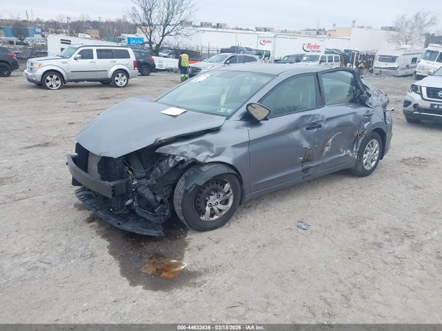 Hyundai ELANTRA SE 2018 KMHD74LFXJU565866 Image 2