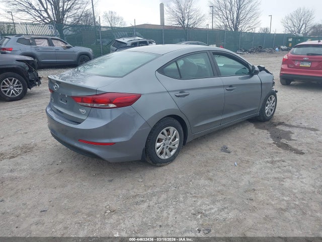 Hyundai ELANTRA SE 2018 KMHD74LFXJU565866 Image 4