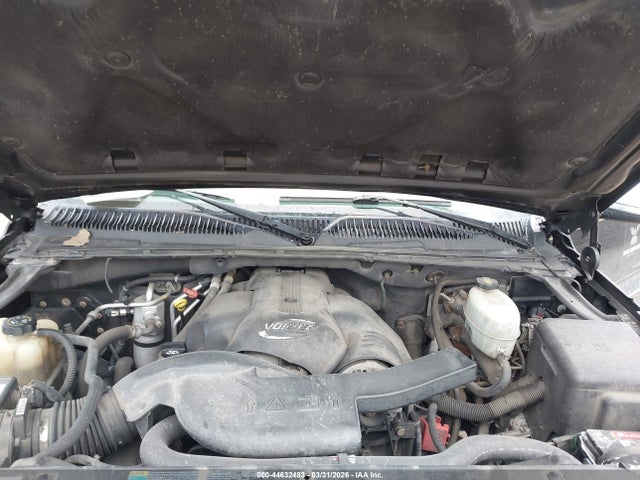 44632483 :رقم المزاد ، 3GYFK66N05G105323 vin ، 2005 Cadillac Escalade Esv Standard مزاد بيع